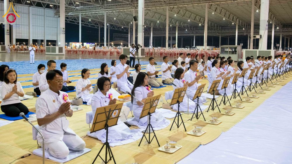 ภาพ No.303097:วันที่ 26 มกราคม พ.ศ. 2569 พิธีถวายภัตตาหารเป็นสังฆทาน แด่พระธรรมยาตรา ณ วัดพระธรรมกาย  จังหวัดปทุมธานี ในโครงการธรรมยาตรา กตัญญูบูชา มหาปูชนียาจารย์ พระมงคลเทพมุนี(สด จนฺทสโร) พระผู้ปราบมาร อนุสรณ์สถาน 7 แห่ง ปีที่ 14