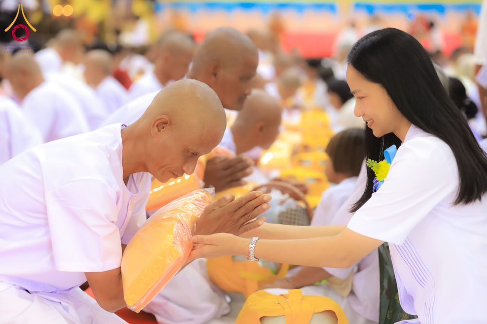 ภาพ No.281205:วันที่ 4 ธันวาคม พ.ศ. 2568 พิธีบรรพชาสามเณร ในโครงการบวชบูชาธรรมมหาปูชนียาจารย์  ณ วัดกลางพระอารามหลวง จังหวัดบุรีรัมย์