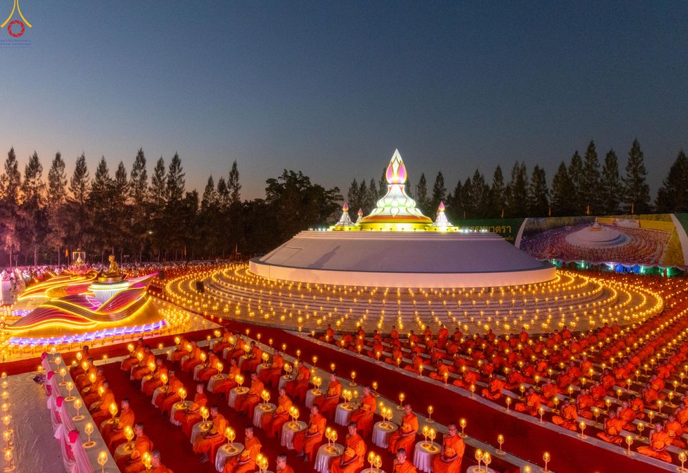 ภาพ No.292128:วันที่ 10 มกราคม พ.ศ. 2569 พิธีจุดประทีปถวายเป็นพุทธบูชา และบูชาธรรมมหาปูชนียาจารย์  ณ อนุสรณ์สถานคลองบางนางแท่น อ.สามพราน จ.นครปฐม ในโครงการธรรมยาตรา กตัญญูบูชา มหาปูชนียาจารย์ พระมงคลเทพมุนี(สด จนฺทสโร) พระผู้ปราบมาร อนุสรณ์สถาน 7 แห่ง ปีที่ 14