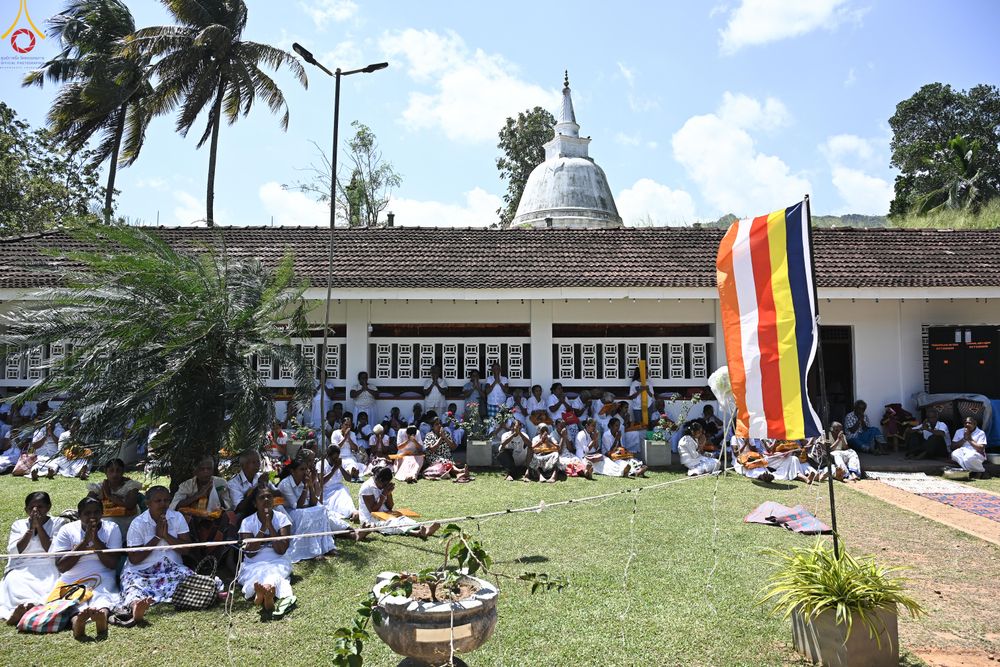 ภาพ No.278730:วันที่ 30 ตุลาคม 2568  กฐินสมทบวัดต่างประเทศ โดยคณะศิษยานุศิษย์  บูชาธรรม 81 ปี หลวงพ่อธัมมชโย  ณ วัดศรีโพธินันทะ ประเทศศรีลังกา