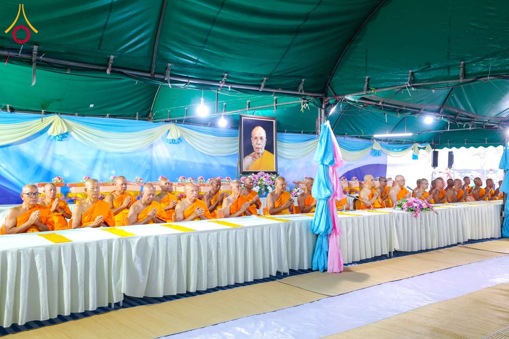 ภาพ No.299197:วันที่ 21 มกราคม พ.ศ. 2569 พิธีถวายภัตตาหารเป็นสังฆทาน แด่พระธรรมยาตรา ณ อนุสรณ์สถานบางปลา วัดบางปลา อำเภอบางเลน จังหวัดนครปฐม ในโครงการธรรมยาตรา กตัญญูบูชา มหาปูชนียาจารย์ พระมงคลเทพมุนี(สด จนฺทสโร) พระผู้ปราบมาร อนุสรณ์สถาน 7 แห่ง ปีที่ 14