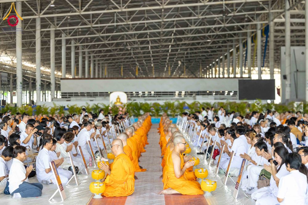 ภาพ No.321449:วันเสาร์ที่ 11 เมษายน พ.ศ.2569 พิธีขอบรรพชา พิธีขอสรณคมณ์และศีล, พิธีถวายบาตร พิธีอุปสมบท โครงการอุปสมบทหมู่ บูชาธรรมหลวงพ่อธัมมชโย พ.ศ.2569 โครงการอุปสมบทหมู่ธรรมทายาท ระดับอุดมศึกษา รุ่น 53 (ภาคฤดูร้อน) ณ วัดพระธรรมกาย ปทุมธานี