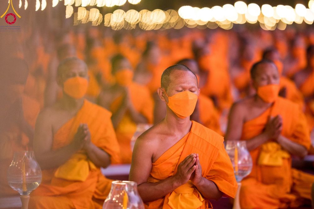 ภาพ No.107163:พิธีจุดประทีปถวายเป็นพุทธบูชา และบูชาธรรมมหาปูชนียาจารย์ ในโครงการธรรมยาตรากตัญญูบูชา มหาปูชนียาจารย์ พระมงคลเทพมุนี(สด จนฺทสโร) พระผู้ปราบมาร  อนุสรณ์สถาน 7 แห่ง ปีที่ 12  วันที่ 6 มกราคม พ.ศ. 2567 ณ อนุสรณ์สถานมหาวิหารพระมงคลเทพมุนี อ.สองพี่น้อง จ.สุพร