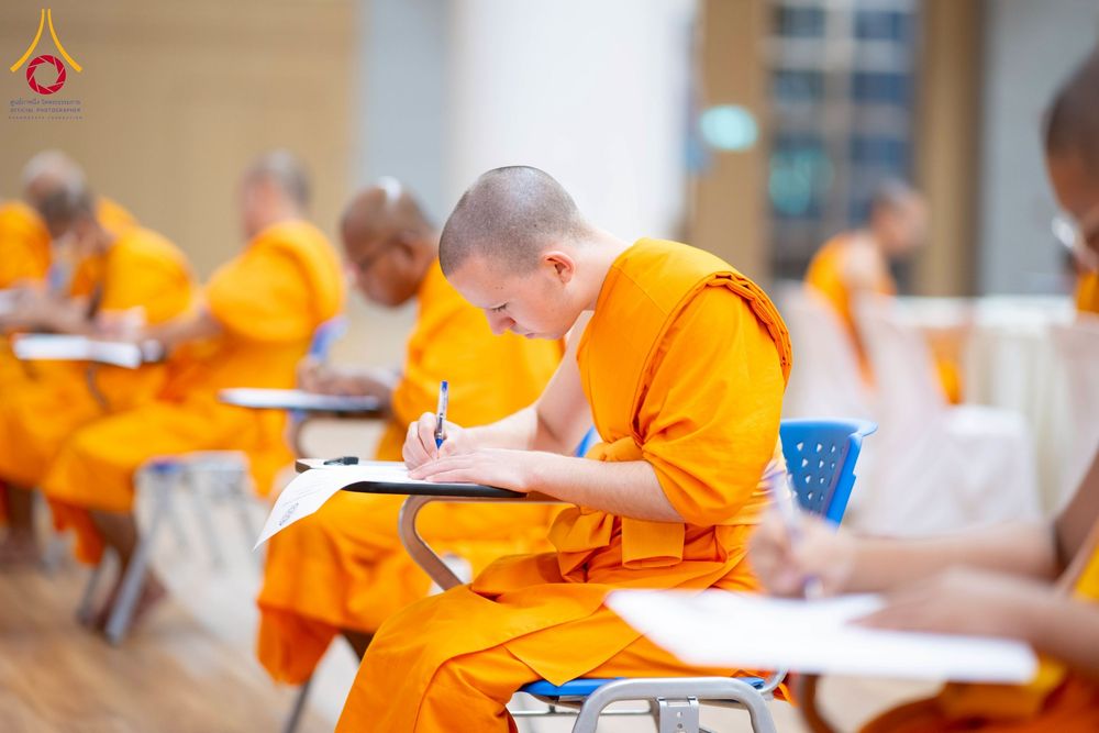 ภาพ No.267262:วันที่ 7 พฤศจิกายน พ.ศ. 2568 พิธีสอบธรรมสนามหลวง นักธรรมชั้นโท - เอก ณ สนามสอบวัดพระธรรมกาย