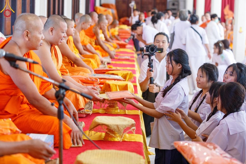 ภาพ No.196760:พิธีทอดผ้าป่าทำนุบำรุงศาสนสถาน ณ วัดสิงห์ ต.บางคูเวียง อ.บางกรวย จ.นนทบุรี ในโครงการธรรมยาตรา กตัญญูบูชา มหาปูชนียาจารย์ พระมงคลเทพมุนี(สด จนฺทสโร) พระผู้ปราบมาร อนุสรณ์สถาน 7 แห่ง ปีที่ 13 วันที่ 17 มกราคม พ.ศ. 2568