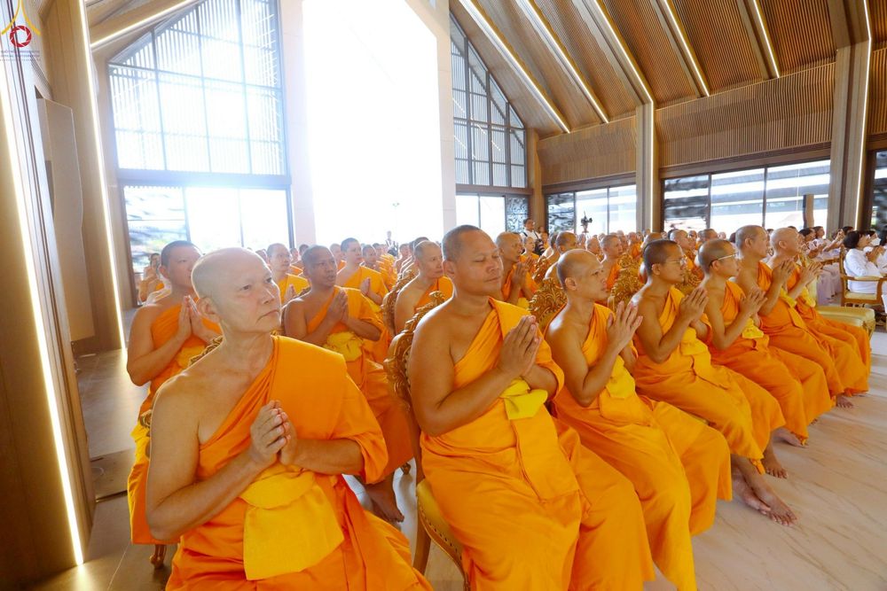 ภาพ No.249229:วันที่ 20 กันยายน พ.ศ. 2568 พิธีประดิษฐานรูปหล่อหลวงปู่วัดปากน้ำ ภาษีเจริญ ณ วิหารพระมงคลเทพมุนี (สด จนฺทสโร) ศูนย์ปฏิบัติธรรมภูเก็ต จ.ภูเก็ต