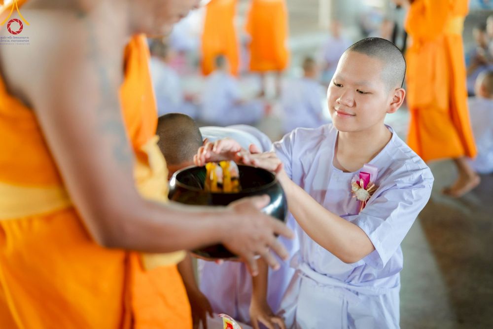 ภาพ No.214638:วันศุกร์ที่ 4 เมษายน พ.ศ.2568 นาคธรรมทายาทตักบาตรพระพี่เลี้ยง ในโครงการบรรพชาสามเณร ฟื้นฟูพระพุทธศาสนาทั่วไทย ณ วิหารคด 22 วัดพระธรรมกาย