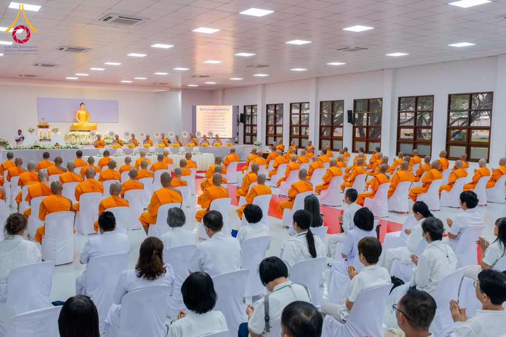 ภาพ No.294216:วันอาทิตย์ที่ 14 ธันวาคม พ.ศ.2568 พิธีเจริญพระพุทธมนต์สมโภชดวงแก้วลูกนิมิตเอก และดวงแก้วนิมิตปฏิบัติธรรม อัญเชิญประดิษฐาน  ณ วัดพระธรรมกายในประเทศสหรัฐอเมริกาและประเทศเยอรมนี 7 แห่ง ณ อาคารปลูกศรัทธา 2 วัดพระธรรมกาย