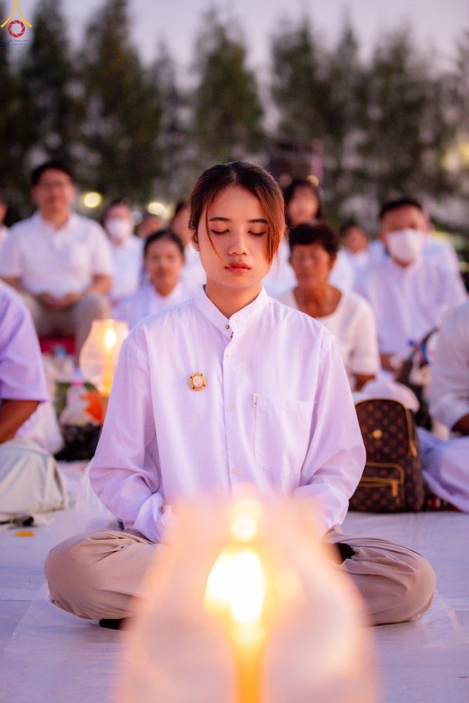 ภาพ No.302262:วันที่ 23 มกราคม พ.ศ. 2569 พิธีจุดประทีปธรรมถวายเป็นพุทธบูชา (ภาพชุดที่ 2) และบูชาธรรมมหาปูชนียาจารย์  ณ อนุสรณ์สถานลำดับที่ 5 สถานที่เผยแผ่วิชชาธรรมกายครั้งแรก อนุสรณ์สถานบางปลา วัดบางปลา อำเภอบางเลน จังหวัดนครปฐม ในโครงการธรรมยาตรา กตัญญูบูชา มหาปูชนีย