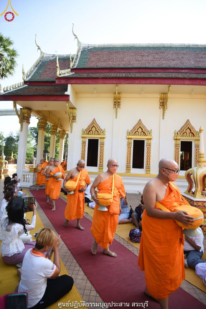 ภาพ No.40937:พิธีตัดปอยผม ปลงผม ขอขมารับผ้าไตรและพิธีบรรพชา ในโครงการอุปสมบท บูชาธรรมมหาปูชนียาจารย์ ประจำปี 2564 ชุดที่ 18
