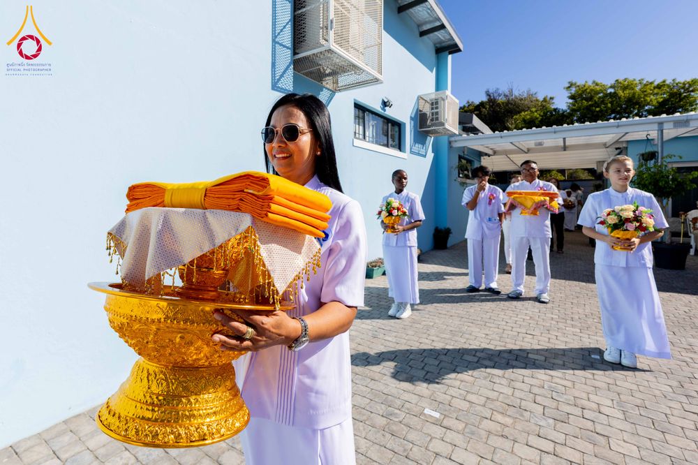 ภาพ No.313192:วันอาทิตย์ที่ 8 มีนาคม พ.ศ. 2569 พิธีสมโภชรูปเหมือนพระมงคลเทพมุนี (สด จนฺทสโร) และพิธีทอดผ้าป่าสามัคคีเพื่อสร้างวิหารพระมงคลเทพมุนี ณ วัดพุทธเคปทาวน์ ประเทศแอฟริกาใต้