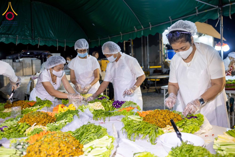 ภาพ No.300946:วันที่ 23 มกราคม พ.ศ. 2569 พิธีถวายภัตตาหารเป็นสังฆทาน แด่พระธรรมยาตรา ณ อนุสรณ์สถานบางปลา วัดบางปลา อำเภอบางเลน จังหวัดนครปฐม ในโครงการธรรมยาตรา กตัญญูบูชา มหาปูชนียาจารย์ พระมงคลเทพมุนี(สด จนฺทสโร) พระผู้ปราบมาร อนุสรณ์สถาน 7 แห่ง ปีที่ 14