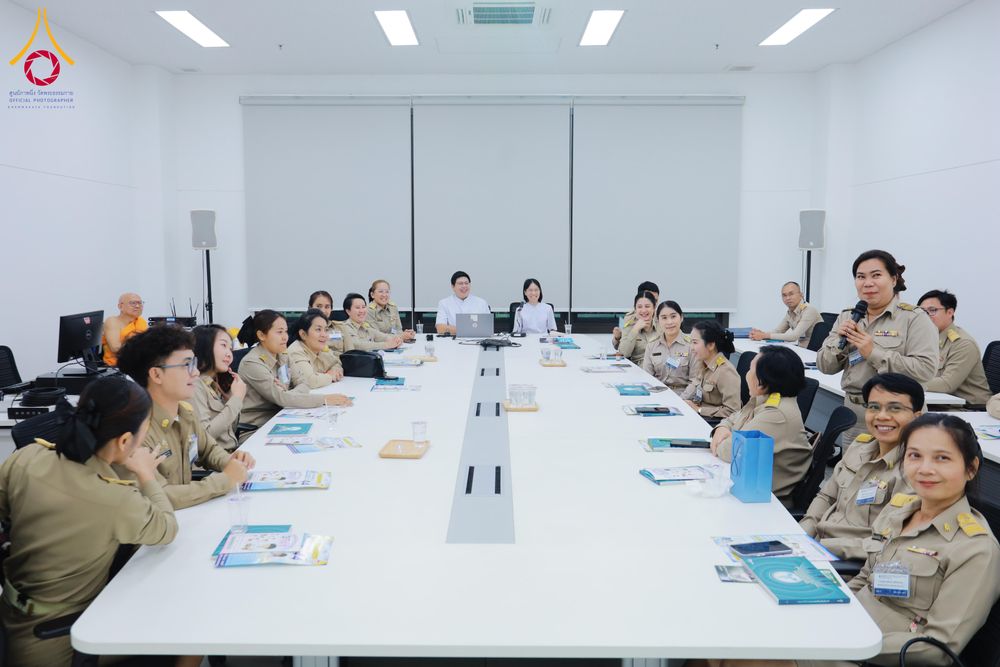 ภาพ No.311613:วันจันทร์ที่ 23 กุมภาพันธ์ พ.ศ. 2569 เปิดโลกทัศน์ผู้บริหารสถานศึกษายุคใหม่ เรียนรู้ต้นแบบการพัฒนาคนผ่านพลัง “บวร–V-Star” ผู้เข้ารับการพัฒนาตามโครงการ สพฐ. ศึกษาดูงานวัดพระธรรมกาย เสริมภาวะผู้นำคุณธรรมสู่การบริหารโรงเรียนอย่างยั่งยืน ณ อาคาร 100 ปี คุณยาย