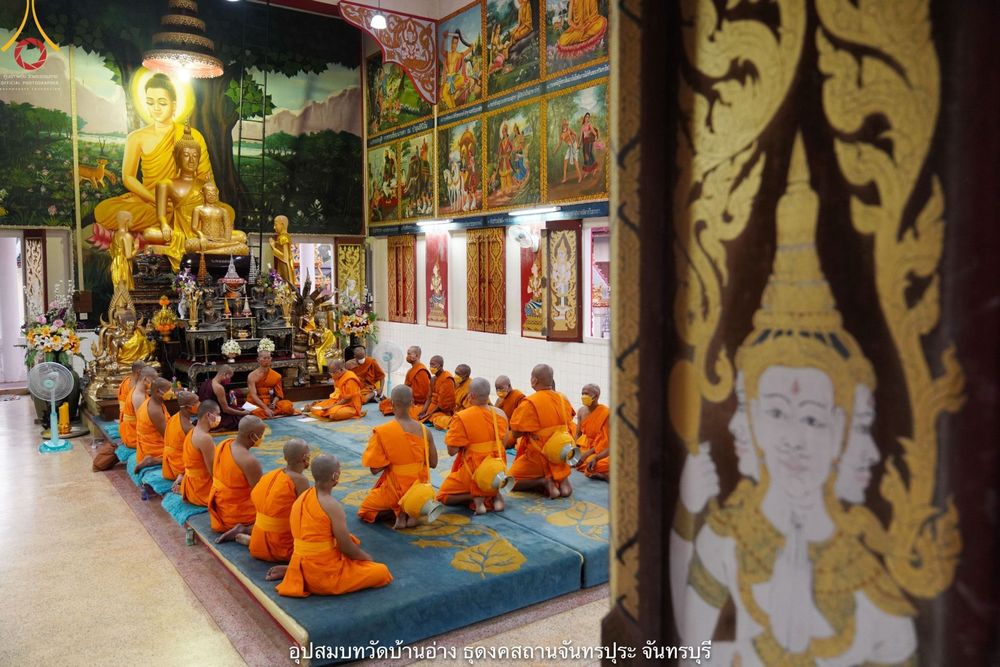 ภาพ No.40184:พิธีตัดปอยผม ปลงผม ขอขมารับผ้าไตรและพิธีบรรพชา ในโครงการอุปสมบท บูชาธรรมมหาปูชนียาจารย์ ประจำปี 2564 ชุดที่ 10