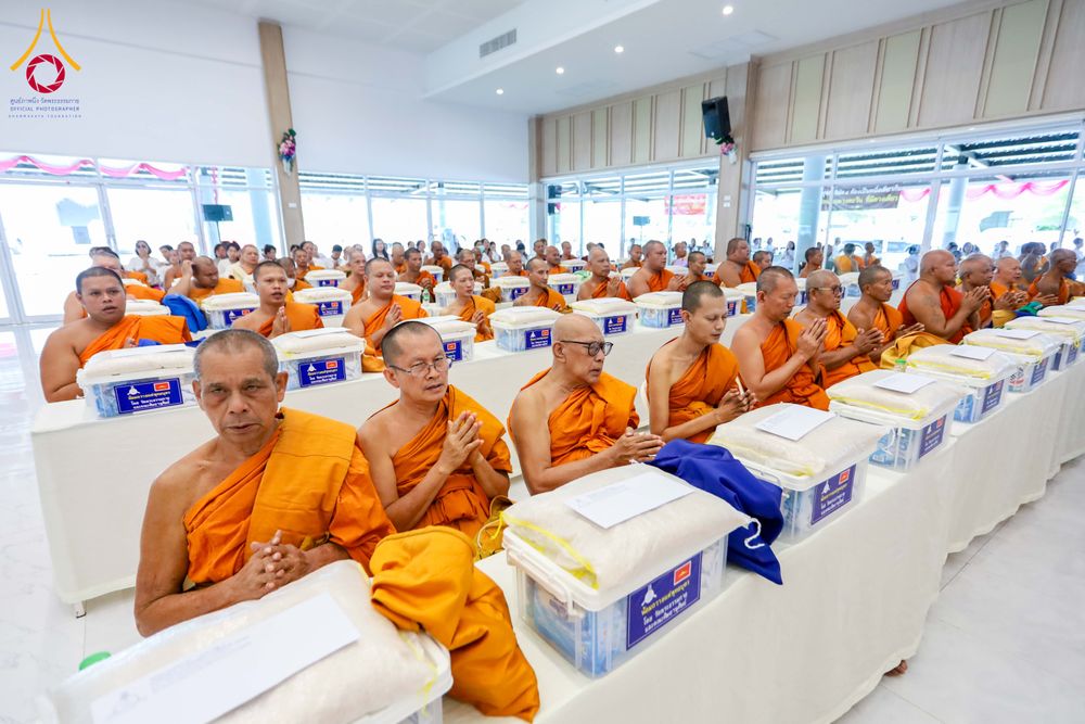 ภาพ No.313739:วันเสาร์ที่ 14 มีนาคม พ.ศ. 2569 พิธีตักบาตรแด่คณะสงฆ์ 323 วัด 4 จังหวัดชายแดนภาคใต้ พิธีถวายสังฆทานแด่คณะสงฆ์ 323 วัด ปีที่ 22 ครั้งที่ 183 พิธีมอบกองทุนหนุนแรงใจช่วยครูใต้ ปีที่ 19 ครั้งที่ 146 และพิธีทำบุญอุทิศส่วนกุศลให้ผู้วายชนม์ ณ ศูนย์ปฏิบัติธรรมภา