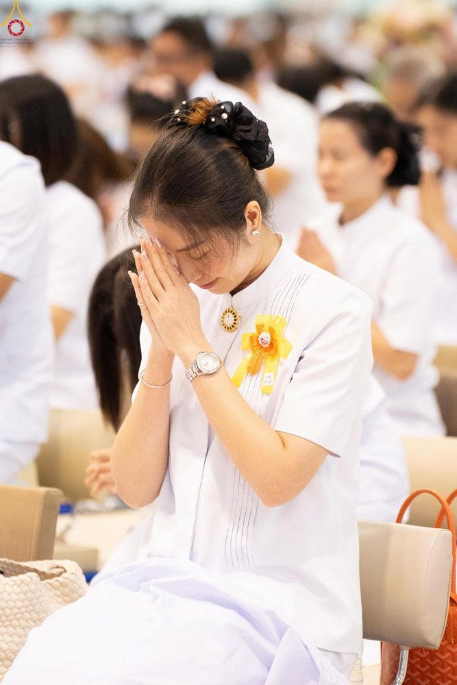 ภาพ No.345561:วันพฤหัสบดีที่ 27 สิงหาคม พ.ศ.2569 พิธีภาคสาย ปฏิบัติธรรมร่วมกัน เนื่องในวันธรรมชัย ณ สภาธรรมกายสากล วัดพระธรรมกาย