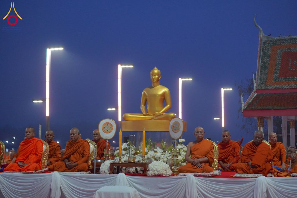 ภาพ No.284609:วันอาทิตย์ที่ 14 ธันวาคม พ.ศ.2568  พิธีทำบุญเมืองสุราษฎร์ธานี 110ปี และพิธีตักบาตรพระสงฆ์ 1,110 รูป  ณ บริเวณริมน้ำวัดกลาง (เก่า) ถนนบ้านดอน ตำบลตลาดใหม่ อำเภอเมือง จังหวัดสุราษฎร์ธานี