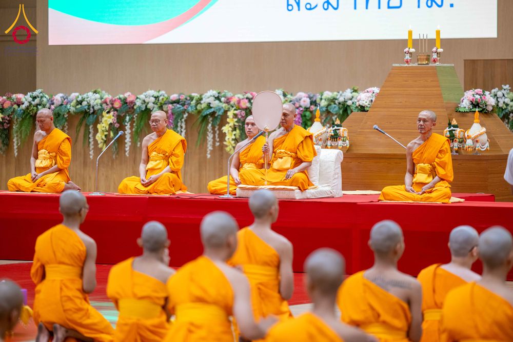 ภาพ No.319570:วันเสาร์ที่ 4 เมษายน พ.ศ.2569 พิธีขอขมา มอบผ้าไตร และถวายบาตรแด่นาคธรรมทายาท ในโครงการบรรพชาสามเณรฟื้นฟูพระพุทธศาสนาทั่วไทย โครงการหน่อแก้วเปรียญธรรม รุ่นที่ 14 โครงการสามเณรยุวธรรมทายาท รุ่นที่ 34 โครงการสามเณรมัชฌิมธรรมทายาท รุ่นที่ 30 ณ สภาธรรมกายสากล