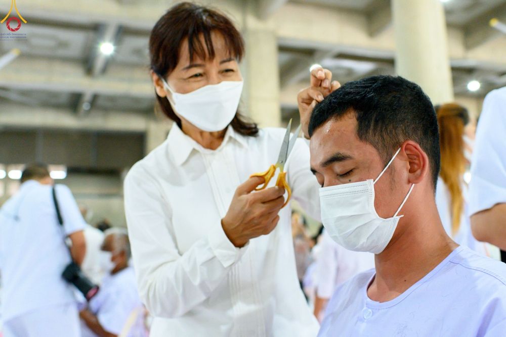 ภาพ No.47470:ประมวลภาพพิธีตัดปอยผม โครงการบรรพชาอุปสมบทหมู่ รุ่นเข้าพรรษา 2565