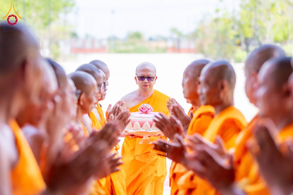 ภาพ No.315642:วันอาทิตย์ ที่ 22 มีนาคม พ.ศ. 2569 พิธีทอดผ้าป่าฉลองพระประธาน พิธีประดิษฐานพระบรมสารีริกธาตุในองค์พระประธาน พิธีจารึกชื่อบรรจุในแผ่นฌาน ณ ศูนย์ปฏิบัติธรรมสมุทรปราการ (บางบ่อ)