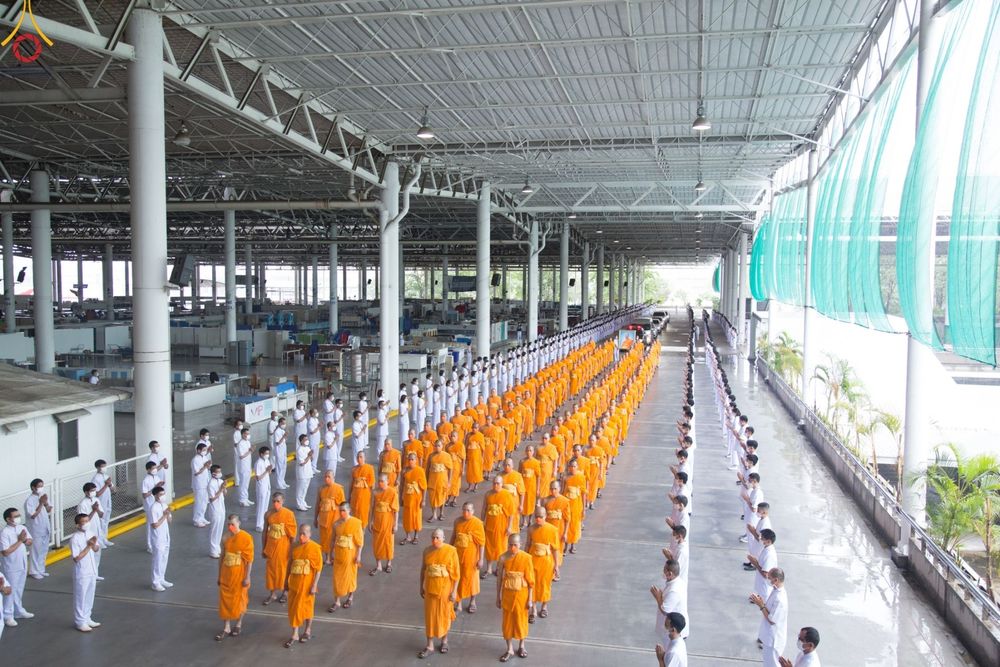 ภาพ No.48506:ประมวลภาพพิธีรับร่างนักสร้างบารมี พระเดชพระคุณพระสุธรรมญาณวิเทศ วิ. (สุธรรม สุธมฺโม)