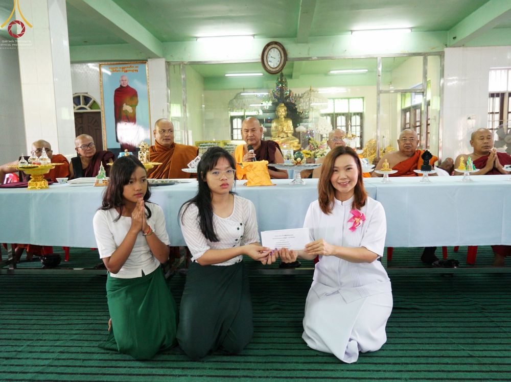 ภาพ No.57400:ประมวลภาพพิธีประดิษฐานพระบรมสารีริกธาตุพระเจดีย์ราชาธิราชมุนี ณ วัดอองเซยามิน ประเทศเมียนมาร์