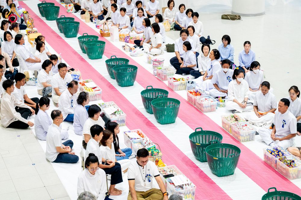 ภาพ No.322876:วันเสาร์ที่ 18 เมษายน พ.ศ. 2569 ตักบาตรฉลองพระใหม่ โครงการอุปสมบทหมู่ธรรมทายาท ระดับอุดมศึกษา รุ่นที่ 53 ภาคฤดูร้อน  ณ ฟ้องปฏิบัติธรรม ชั้นลอย 1/2 มหารัตนวิหารคด คอร์ 13 วัดพระธรรมกาย