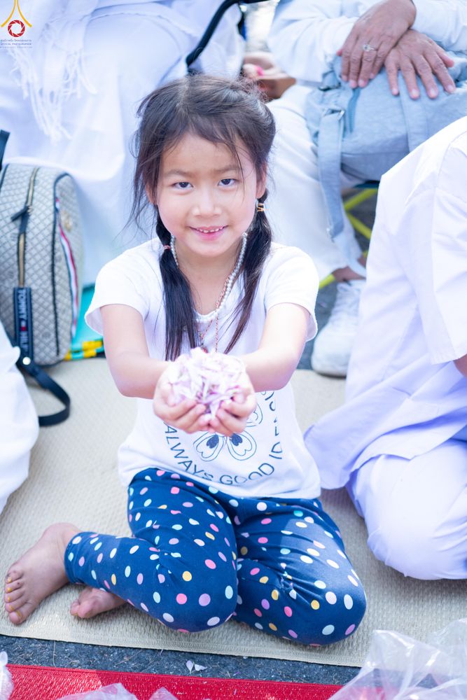 ภาพ No.287710:วันที่ 3 มกราคม พ.ศ. 2569 พิธีต้อนรับพระธรรมยาตรา ครั้งที่ 2 (ภาพชุดที่ 2) ในโครงการธรรมยาตรา กตัญญูบูชา มหาปูชนียาจารย์ พระมงคลเทพมุนี(สด จนฺทสโร) พระผู้ปราบมาร อนุสรณ์สถาน 7 แห่ง ปีที่ 14 ณ อนุสรณ์สถานมหาวิหารพระมงคลเทพมุนี (โลตัสแลนด์) อ.สองพี่น้อง จ.