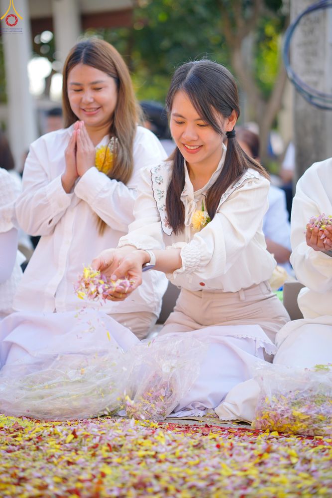 ภาพ No.294970:วันที่ 14 มกราคม พ.ศ. 2569 พิธีต้อนรับพระธรรมยาตรา อนุสรณ์สถานลำดับที่ 4  สถานที่เกิดด้วยกายธรรม ณ วัดโบสถ์บน ต.บางคูเวียง จ.นนทบุรี ในโครงการธรรมยาตรา กตัญญูบูชา มหาปูชนียาจารย์ พระมงคลเทพมุนี(สด จนฺทสโร) พระผู้ปราบมาร อนุสรณ์สถาน 7 แห่ง ปีที่ 14