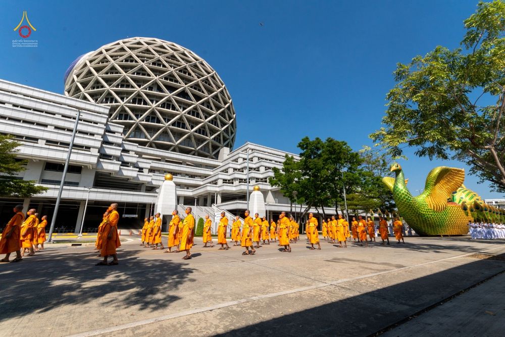 ภาพ No.42683:พิธีอัญเชิญมยุรนาวากาศ ประดิษฐาน ณ อาคาร 100 ปี เนื่องในวันคล้ายวันเกิด ครบ 113 ปี คุณยายอาจารย์มหารัตนอุบาสิกาจันทร์ ขนนกยูง