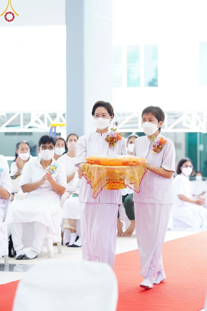 ภาพ No.52168:ประมวลภาพพิธีสักการะพระมงคลเทพมุนี (สด จนฺทสโร) ณ ศูนย์ปฏิบัติธรรมพระมงคลเทพมุนี
