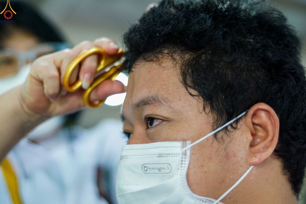 ภาพ No.47477:ประมวลภาพพิธีตัดปอยผม โครงการบรรพชาอุปสมบทหมู่ รุ่นเข้าพรรษา 2565