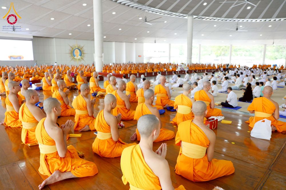 ภาพ No.271102:วันพุธที่ 20 พฤศจิกายน พ.ศ.2568 (วันพระ แรม 15 ค่ำ เดือน 12) พิธีบุพเปตพลี ครั้งที่ 173 ร่วมอุทิศบุญแด่หมู่ญาติที่ล่วงลับไปแล้ว และสืบทอดอายุพระพุทธศาสนา ณ หอฉันคุณยายอาจารย์ฯ วัดพระธรรมกาย