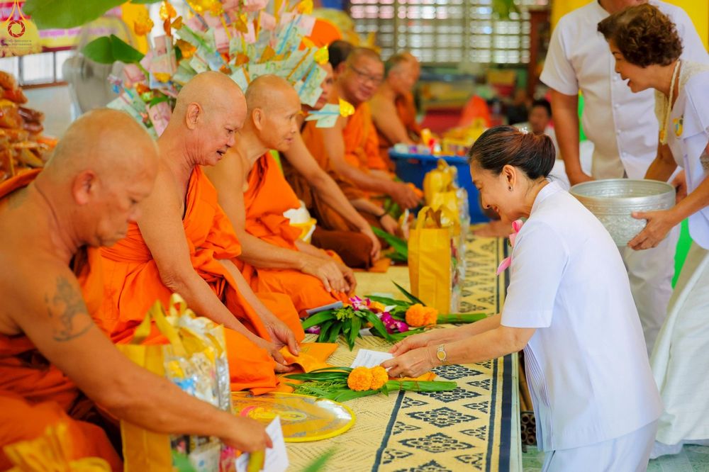 ภาพ No.270305:วันที่ 28 ตุลาคม พ.ศ. 2568 พิธีทอดกฐินสามัคคีทั่วไทย ณ สำนักสงฆ์เทพพิทักษ์ผล ต.แสนสุข อ.เมืองชลบุรี จ.ชลบุรี โดยคณะศิษยานุศิษย์ บูชาธรรม 81 ปี หลวงพ่อธัมมชโย