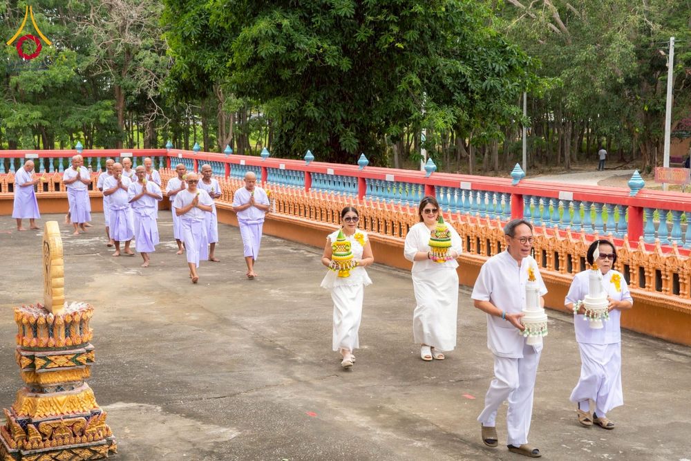 ภาพ No.276359:วันศุกร์ที่ 5 ธันวาคม 2568 (วันพ่อแห่งชาติ) พิธีบรรพชาอุปสมบทหมู่ธรรมทายาท จำนวน 14 รูป โครงการบรรพชาอุปสมบทหมู่ รุ่นบูชาธรรมมหาปูชนียาจารย์ ประจำปี 2568  ณ ศูนย์อบรมเยาวชนบางปะหัน จังหวัดพระนครศรีอยุธยา