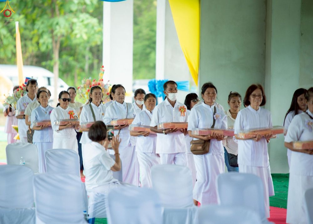 ภาพ No.255259:วันที่ 12 ตุลาคม พ.ศ. 2568 พิธีอัญเชิญพระบรมสารีริกธาตุและบรรจุ ลงในพระเกตุพระประธาน , พิธีทอดกฐินสามัคคีทั่วไทย 30,000 วัด โดยคณะศิษยานุศิษย์ วัดพระธรรมกาย  บูชาธรรม 81 ปี หลวงพ่อธัมมชโย ณ ธุดงคสถานเขาย้อย จ.เพชรบุรี