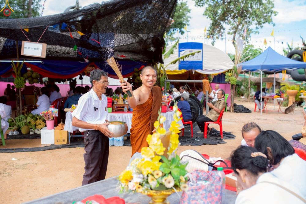 ภาพ No.271819:วันที่ 3 พฤศจิกายน พ.ศ. 2568 พิธีทอดกฐินสามัคคีทั่วไทย ณ วัดป่าพนังสลักได อ.หนองบัวแดง จ.ชัยภูมิ โดยคณะศิษยานุศิษย์ บูชาธรรม 81 ปี หลวงพ่อธัมมชโย