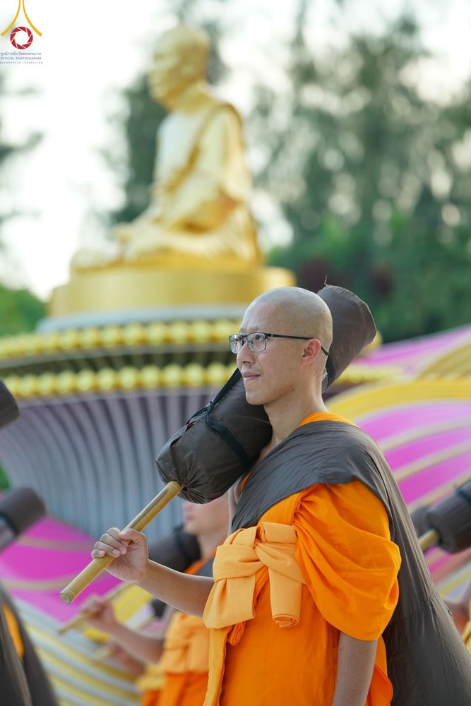 ภาพ No.186917:พระธรรมยาตราปฏิบัติธรรม และถ่ายภาพหมู่ประวัติศาสตร์ ปีที่ 13 ณ ลานทิศตะวันออก มหาวิหารพระมงคลเทพมุนี วัดพระธรรมกาย จ.ปทุมธานี วันเสาร์ที่ 28 ธันวาคม พ.ศ. 2567