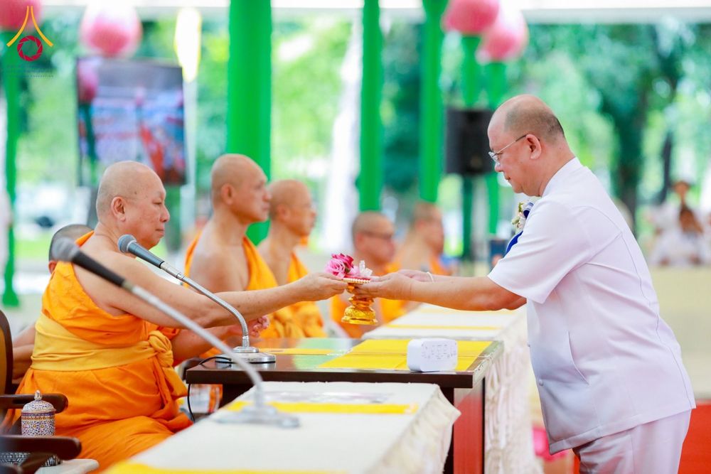 ภาพ No.159088:พิธีทอดผ้าป่าถวายทุนการศึกษาพระภิกษุสามเณรทั่วโลก และ พิธีถวายสังฆทานหนังสือพระไตรปิฏก 80 วัด บูชาธรรม 80 ปี หลวงพ่อธัมมชโย วันเสาร์ที่ 21 กันยายน พ.ศ. 2567 ณ โบสถ์พระไตรปิฏก วัดพระธรรมกาย