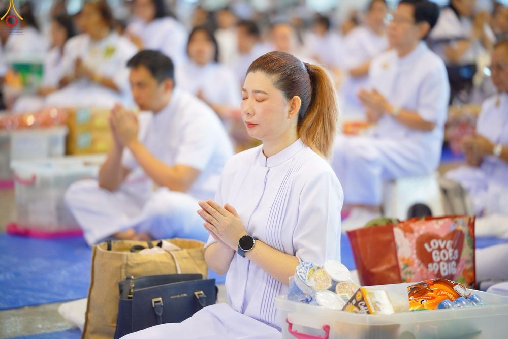 ภาพ No.243470:วันที่ 7 กันยายน พ.ศ. 2568 พิธีตักบาตร ข้าวสารอาหารแห้ง ในวันครูผู้ค้นพบวิชชาธรรมกาย ณ บ้านแก้วเรือนทองคุณยายฯ สภาธรรมกายสากล วัดพระธรรมกาย