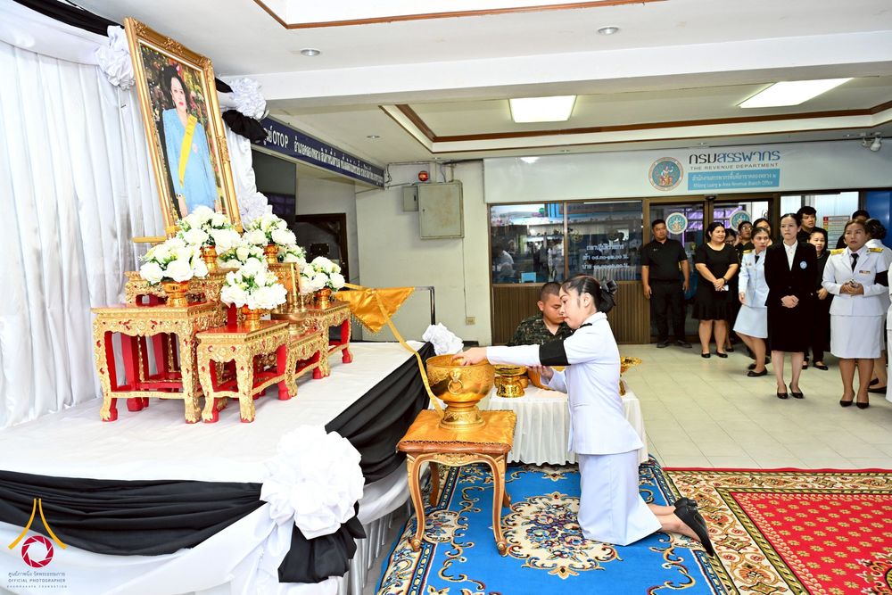 ภาพ No.260883:อำเภอคลองหลวง จัดพิธีสรงน้ำพระบรมศพ สมเด็จพระนางเจ้าสิริกิติ์ พระบรมราชินีนาถ พระบรมราชชนนีพันปีหลวง  ด้วยสำนึกในพระมหากรุณาธิคุณตราบนิจนิรันดร์ วันที่ 26 ตุลาคม พ.ศ. 2568 เวลา 09.30 น. ณ ที่ว่าการอำเภอคลองหลวง จังหวัดปทุมธานี