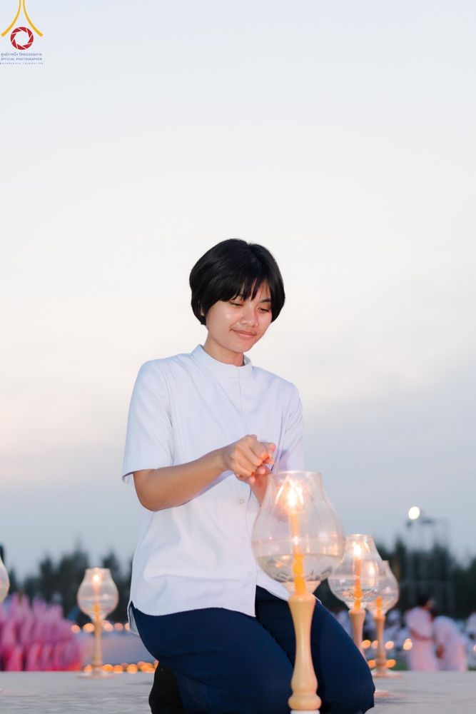 ภาพ No.200599:พิธีจุดประทีปถวายเป็นพุทธบูชา และบูชาธรรมมหาปูชนียาจารย์ ณ อนุสรณ์สถานบางปลา วัดบางปลา อำเภอบางเลน จังหวัดนครปฐม ในโครงการธรรมยาตรา กตัญญูบูชา มหาปูชนียาจารย์ พระมงคลเทพมุนี(สด จนฺทสโร) พระผู้ปราบมาร อนุสรณ์สถาน 7 แห่ง ปีที่ 13 วันที่ 23 มกราคม พ.ศ. 2568