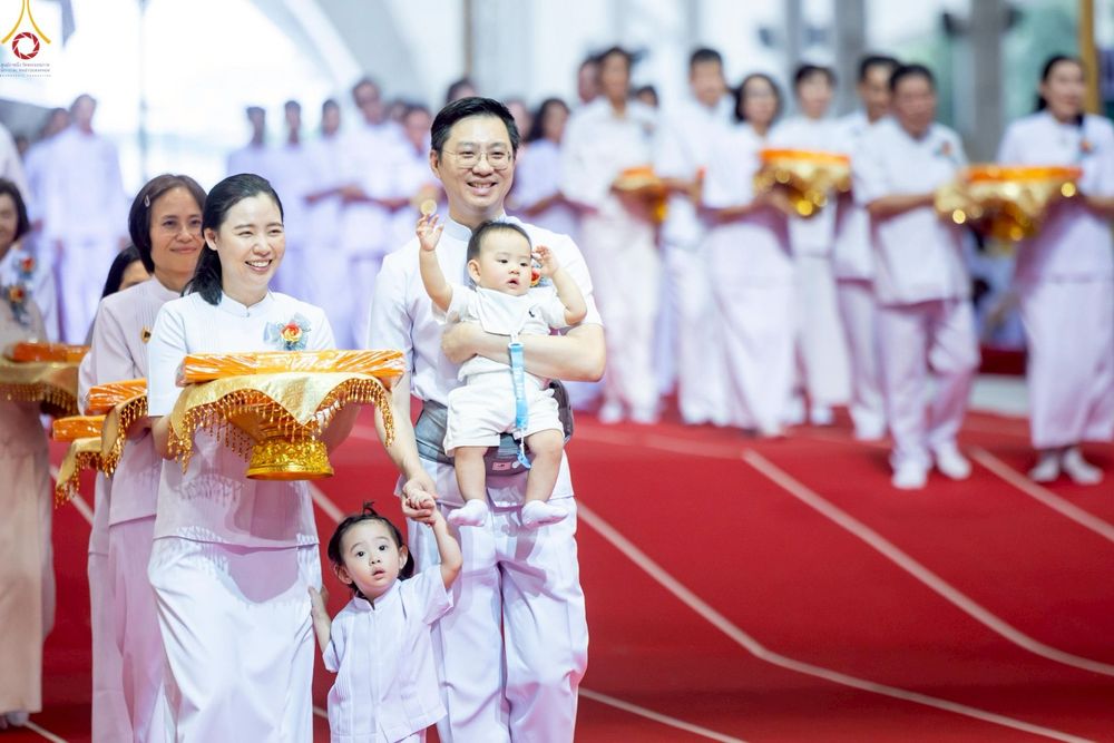 ภาพ No.243919:วันอาทิตย์ที่ 7 กันยายน พ.ศ. 2568 พิธีทอดผ้าป่าสมทบกฐินวัดพระธรรมกาย และสมทบกฐิน 30,000 วัดทั่วไทย ครั้งที่ 2 ณ ห้องแก้วสารพัดนึก 1 วัดพระธรรมกาย