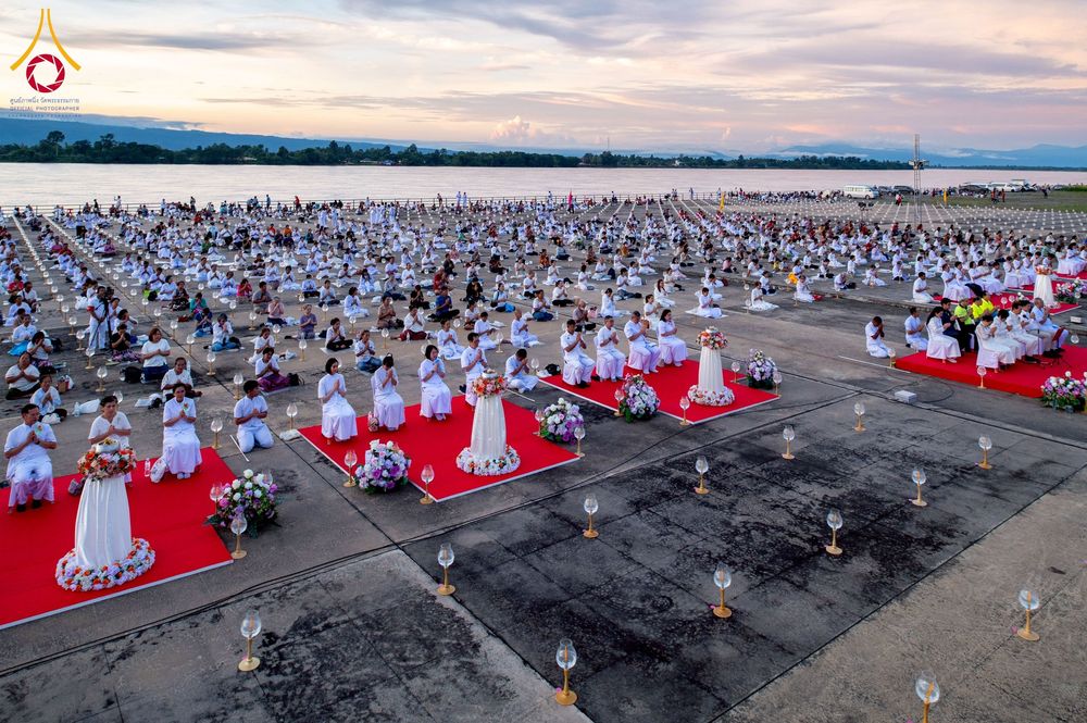 ภาพ No.250441:วันอังคารที่ 7 ตุลาคม พ.ศ. 2568 พิธีจุดประทีปบูชาพระรัตนตรัย ณ ลานธรรมปทุมรัตน์ธรรมเจดีย์ พุทธอุทยานนานาชาติ อ.โพนพิสัย จ.หนองคาย