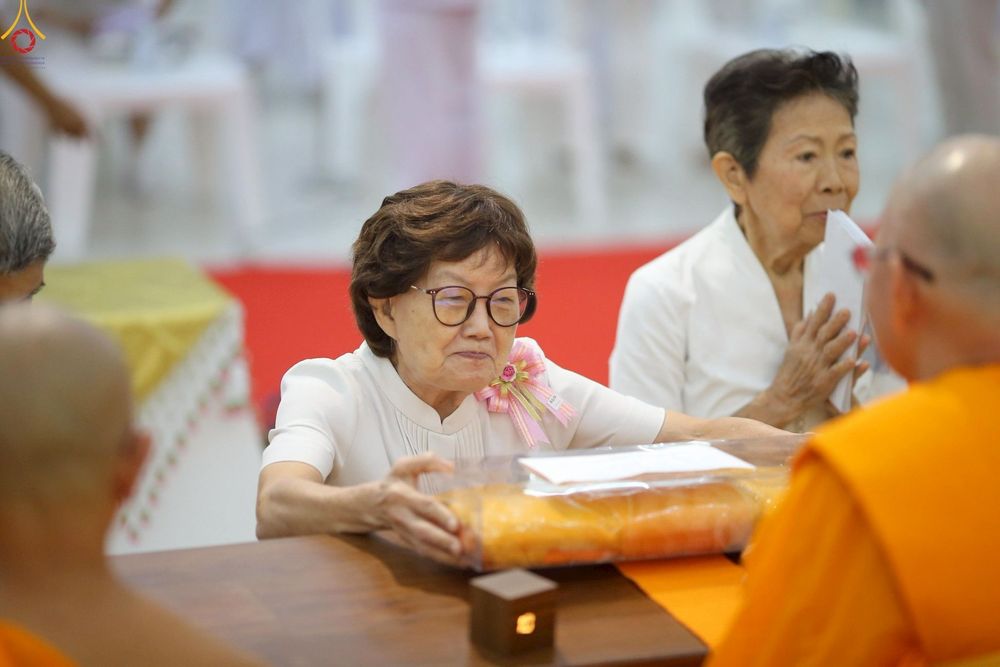 ภาพ No.258603:วันที่ 19 ตุลาคม พ.ศ. 2568 พิธีทอดกฐินสามัคคีทั่วไทย 30,000 วัด โดยคณะศิษยานุศิษย์ บูชาธรรม 81 ปี หลวงพ่อธัมมชโย ณ ศูนย์ปฎิบัติธรรมน้ำใสใจสว่าง  เขตบางกอกน้อย กรุงเทพมหานคร