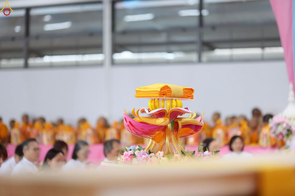 ภาพ No.272268:วันเสาร์ที่ 1 พฤศจิกายน พ.ศ. 2568 พิธีทอดกฐินสามัคคี สร้างกุฏิหมู่สามเณร ณ ศูนย์ปฏิบัติธรรมเบญจธรรม ปทุมธานี  ต.บ้านปทุม อ.สามโคก จ.ปทุมธานี