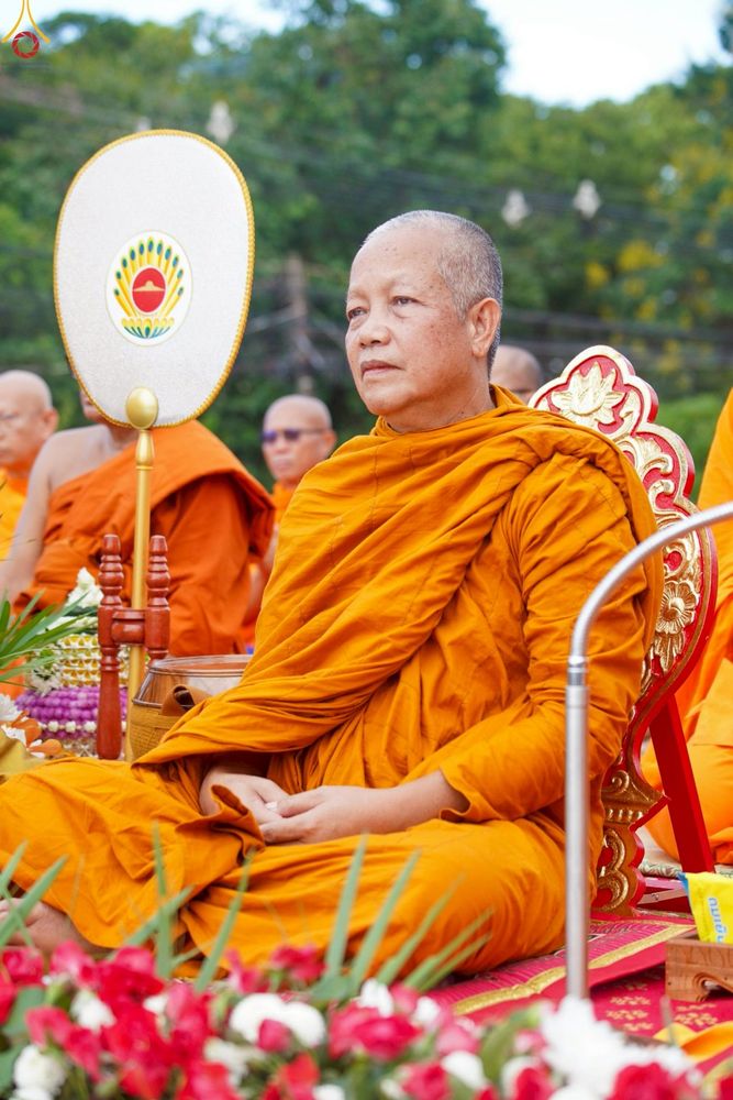 ภาพ No.229843:วันพฤหัสบดีที่ 26 มิถุนายน พ.ศ. 2568 พิธีตักบาตรพระ 1,165 รูป ฉลองก่อตั้งเมืองวานรนิวาส ครบรอบ 164 ปี ณ ถนนวานรนิวาส-อากาศอำนวย อ.วานรนิวาส จ.สกลนคร