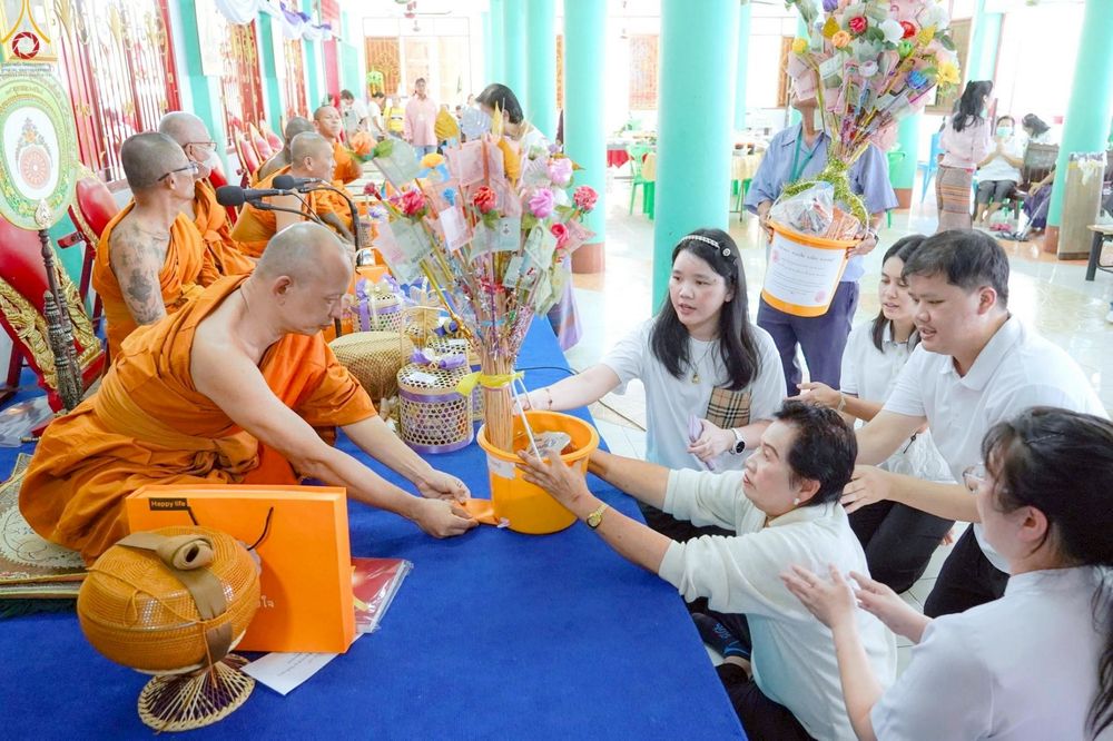 ภาพ No.265242:วันที่ 18 ตุลาคม พ.ศ. 2568 พิธีทอดกฐินสามัคคีทั่วไทย วัดค้างคาว ต.บางไผ่ อ.เมืองนนทบุรี จ.นนทบุรี โดยคณะศิษยานุศิษย์ บูชาธรรม 81 ปี หลวงพ่อธัมมชโย