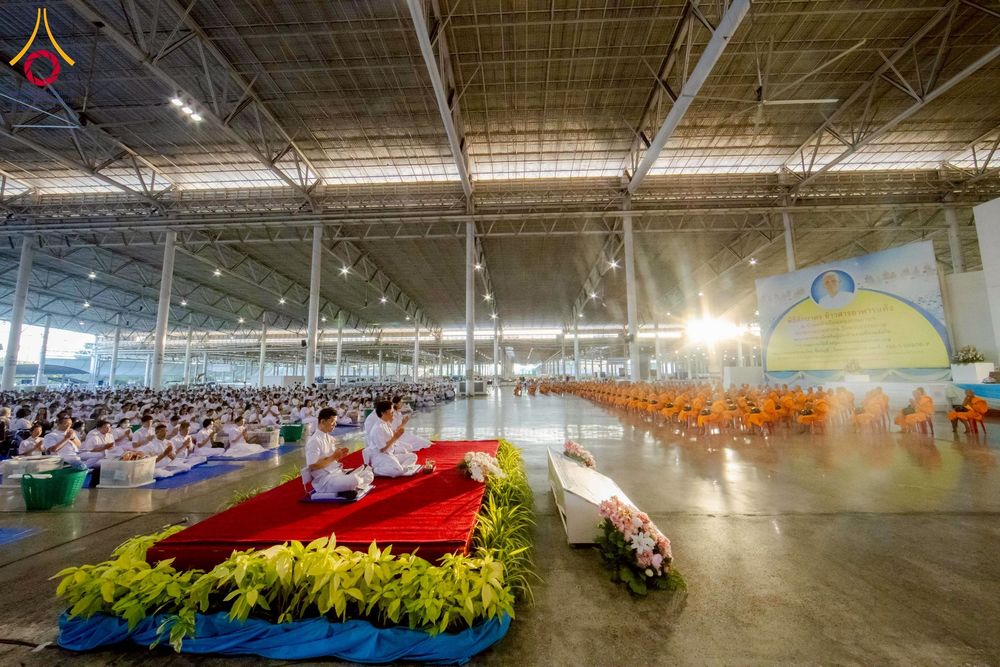 ภาพ No.276987:วันอาทิตย์ที่ 7 ธันวาคม พ.ศ. 2568 พิธีตักบาตรอาทิตย์ต้นเดือน ณ บ้านแก้วเรือนทองคุณยายฯ วัดพระธรรมกาย