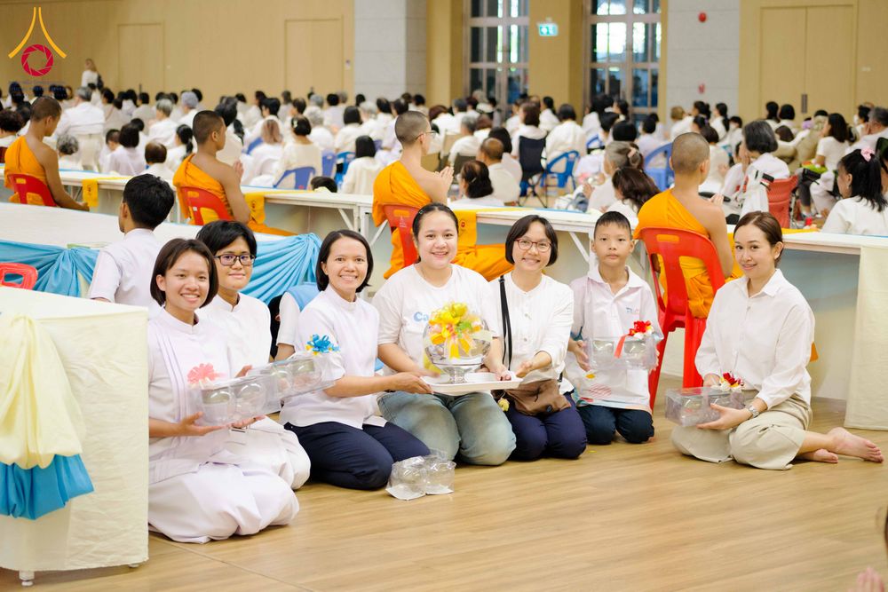 ภาพ No.310709:วันอาทิตย์ที่ 22 กุมภาพันธ์ พ.ศ. 2569 พิธีถวายโคมมาฆประทีป ณ ห้องแก้วสารพัดนึก 2 วัดพระธรรมกาย จ.ปทุมธานี